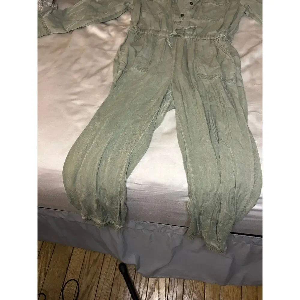 Old Navy green romper size 8